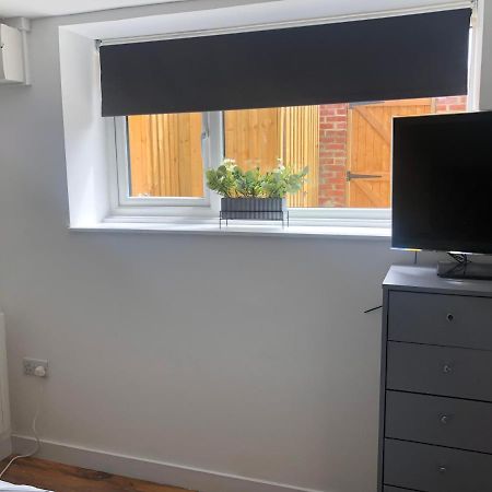 Exclusive Modern Decorated 1 Bedroom Detached Studio Newport  Exterior foto