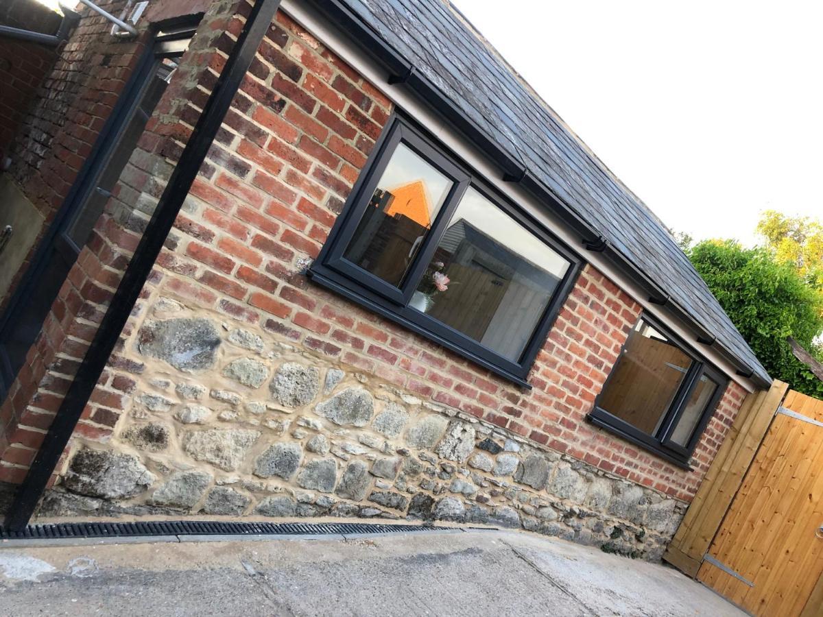 Exclusive Modern Decorated 1 Bedroom Detached Studio Newport  Exterior foto