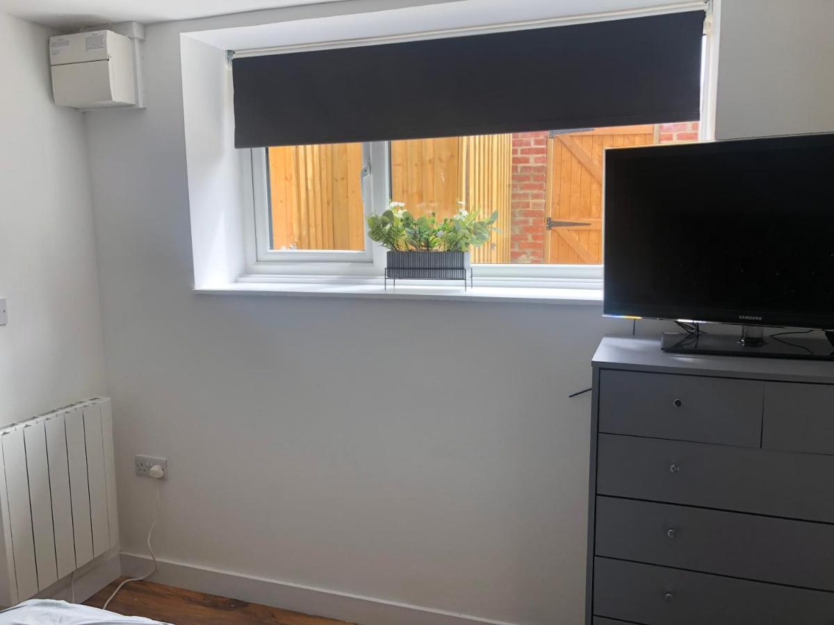 Exclusive Modern Decorated 1 Bedroom Detached Studio Newport  Exterior foto